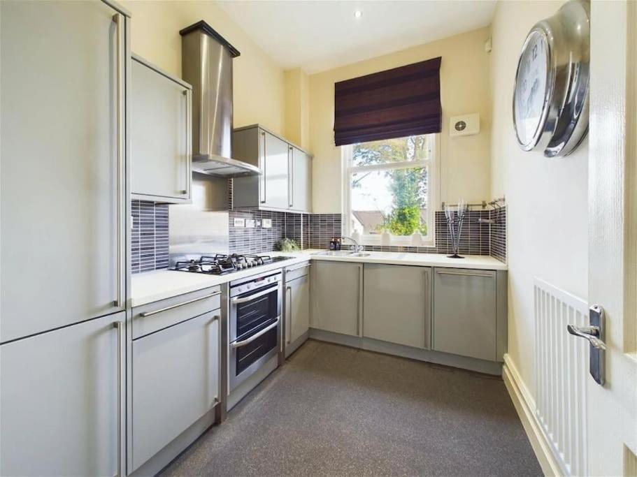 Upmarket Apartment In Ormskirk Exterior foto