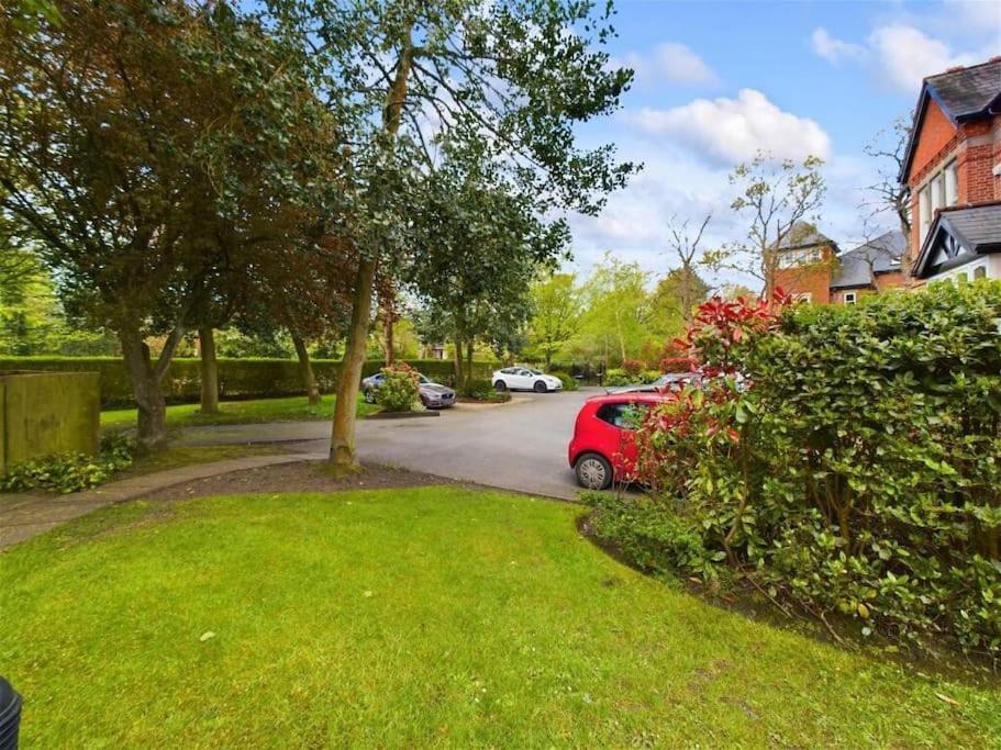 Upmarket Apartment In Ormskirk Exterior foto